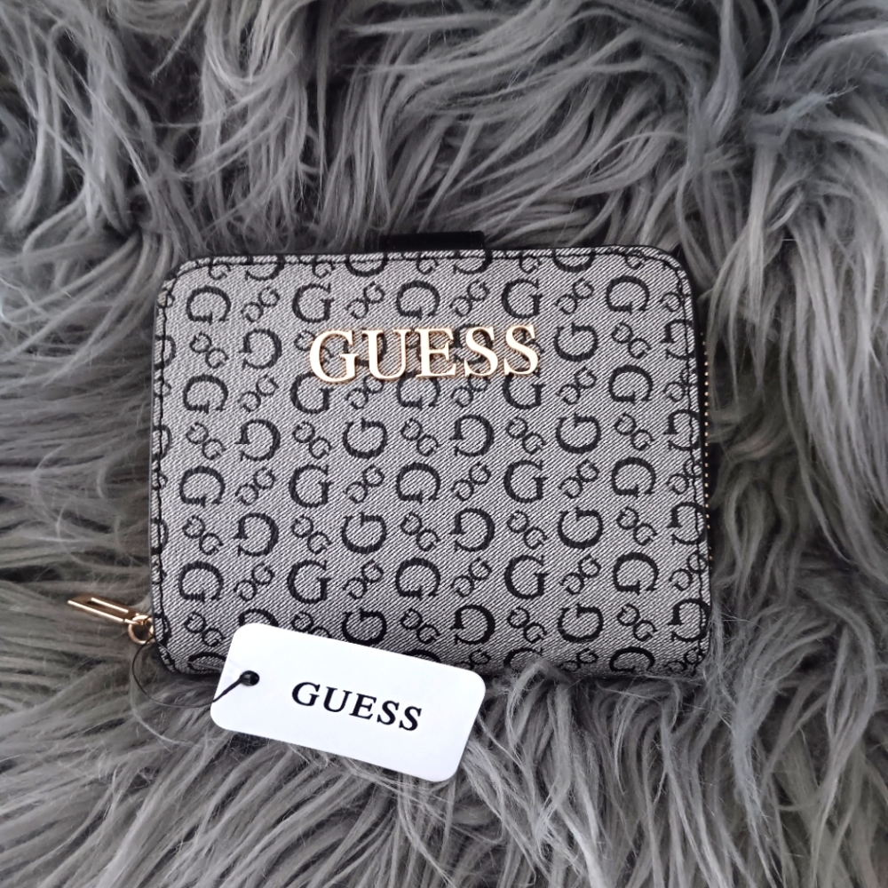GUESS Wallet - NEW! Grey w/Black Guess Logo